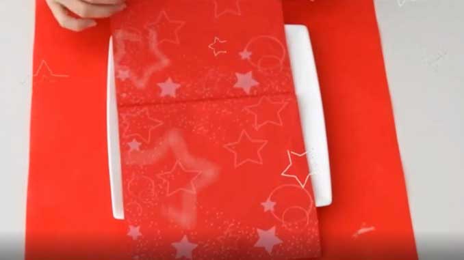 4-formas-de-doblar-servilletas-de-papel-para-navidad-en-forma-de-tubo-gama-stars-abre-la-servilleta-en-dos-la-pajarita-mapelor