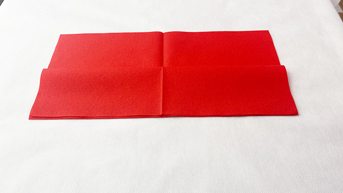 5-formas-de-doblar-servilletas-de-papel-para-navidad-de-forma-elegante-gama-airlaid-rojo-doble-superior-la-pajarita-mapelor